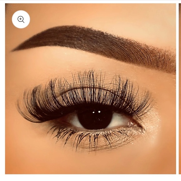 Scarlett 4D Luxury Handmade Lashes β Easy Apply, Dramatic, Fluffy Volume - Picture 1 of 2